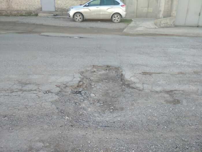 фото дорожной ямы в Пятигорске
