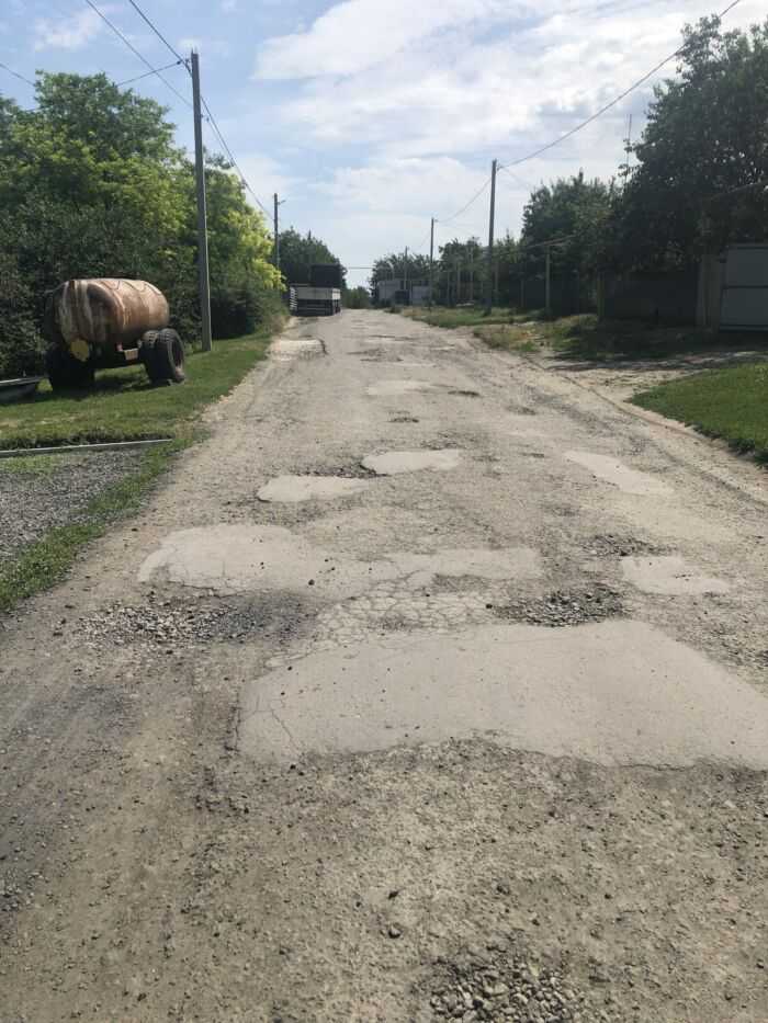 Дорога по ул. Первомайская. Нет живого места. Одна из центральных улиц.
