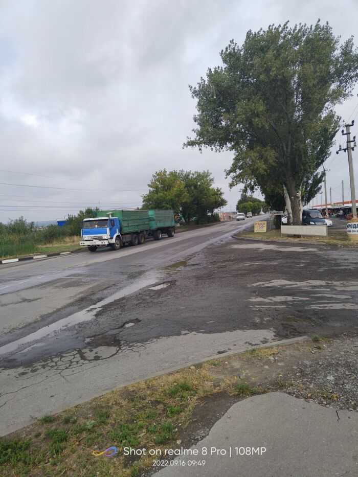 не регулируемый перекрёсток.