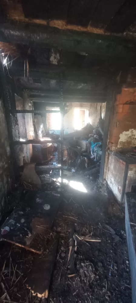 Вид сгоревшего дома в нутри