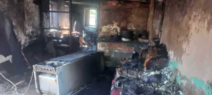 Вид сгоревшего дома в нутри