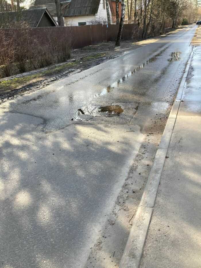 затопленные водопроводные люки