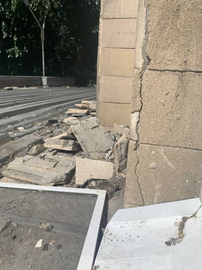 Камнепад с грохотом обрушивающийся посреди ночи